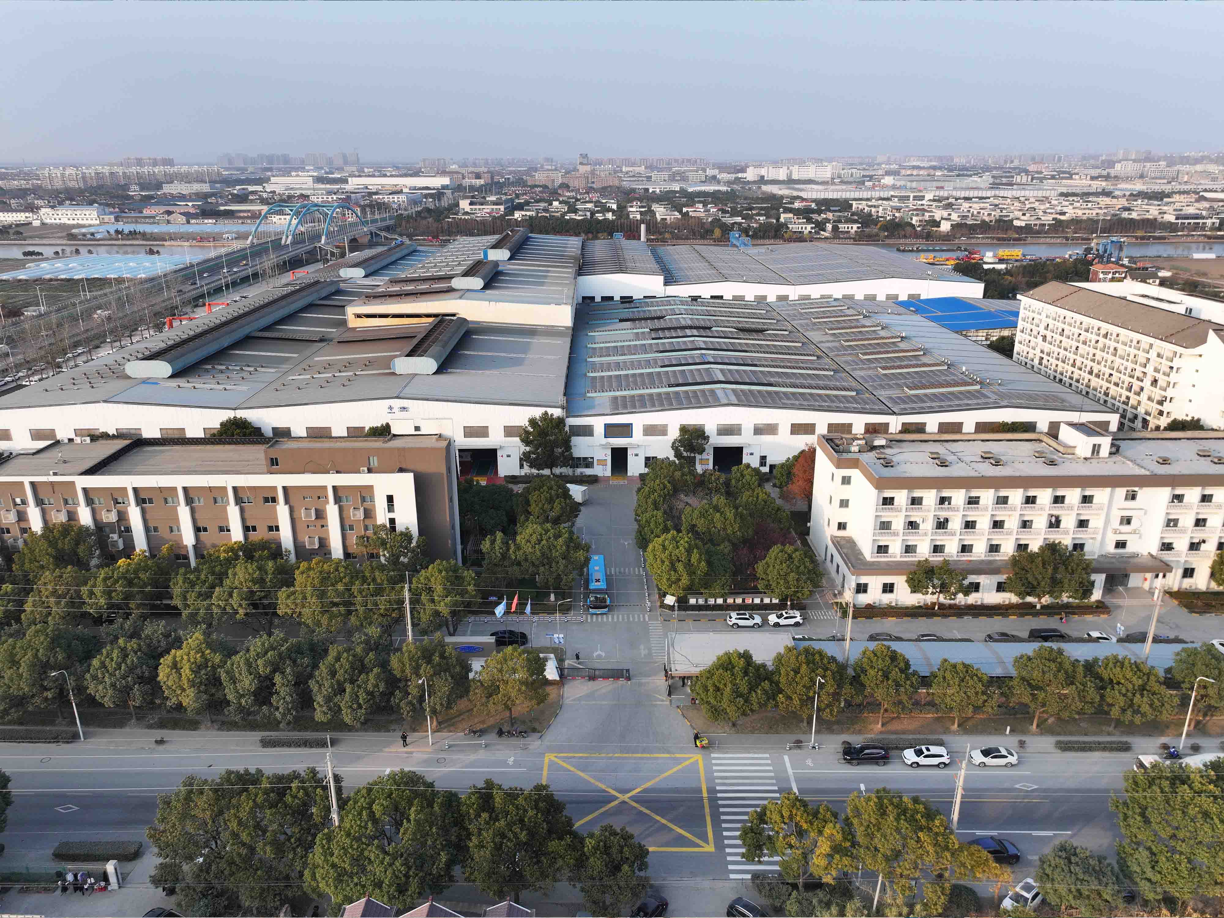 上海港机重工有限公司