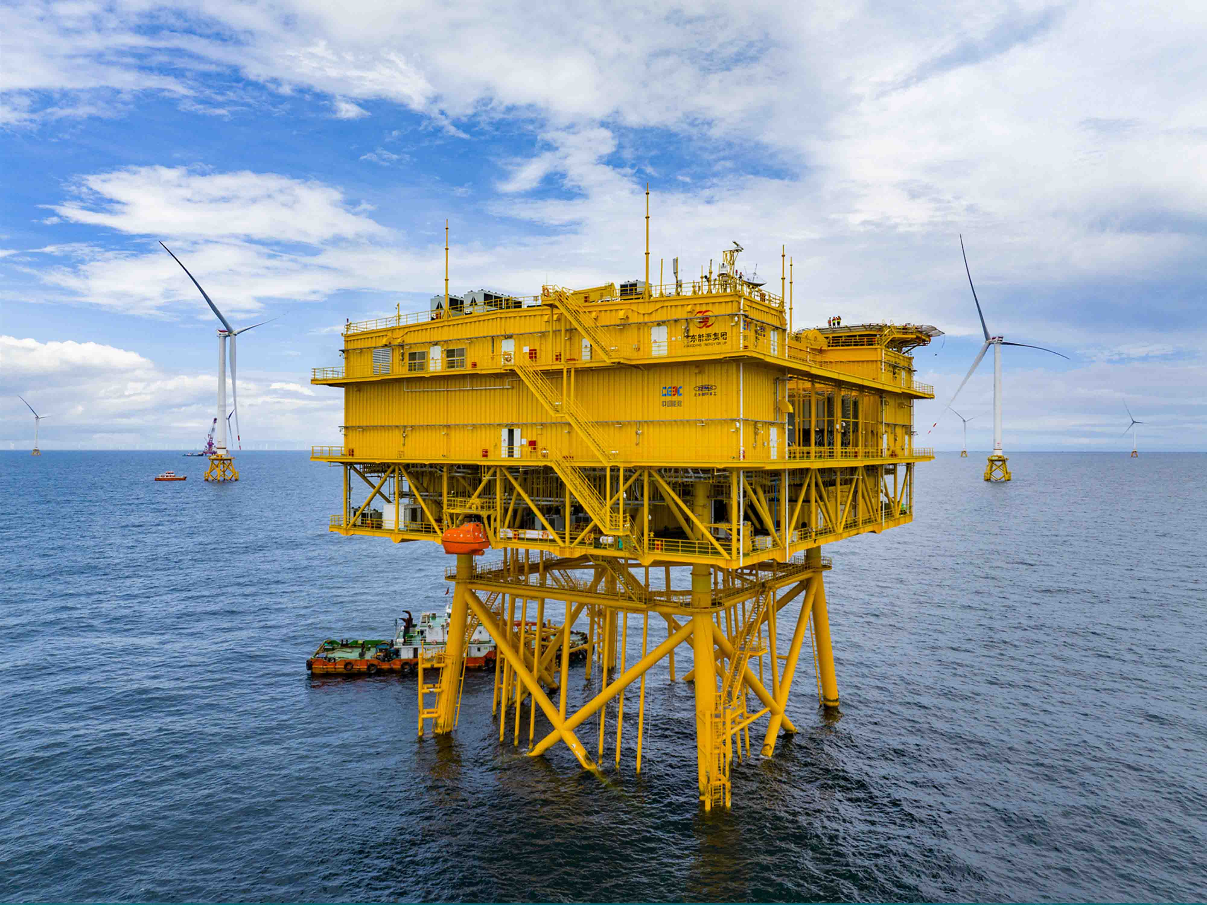 世界最大交流升压站“粤电青洲一”